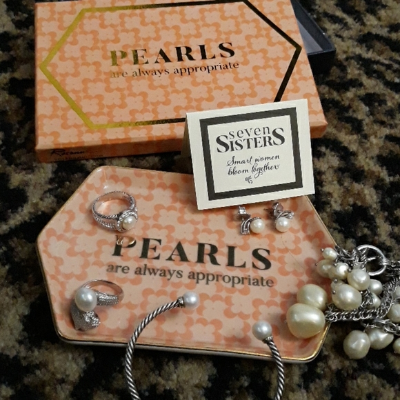 Pearl's are always a good idea jewelry Gift Tray Valentine's Day Seven Sisters